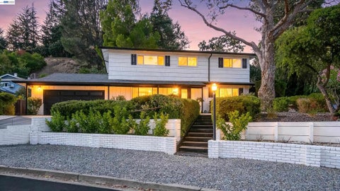 Photo of 293 Via Cima Ct CT, Danville, CA 94526 (MLS # 41145640)