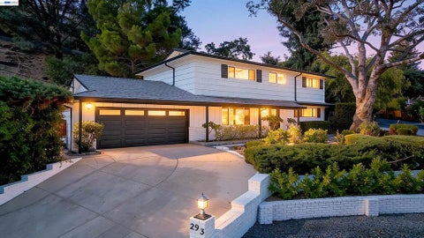 Photo of 293 Via Cima Ct CT, Danville, CA 94526 (MLS # 41145640)