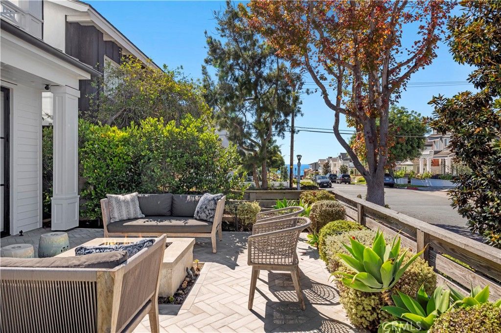Photo of 302 Orchid Avenue, Corona Del Mar, CA 92625 (MLS # NP26053246)