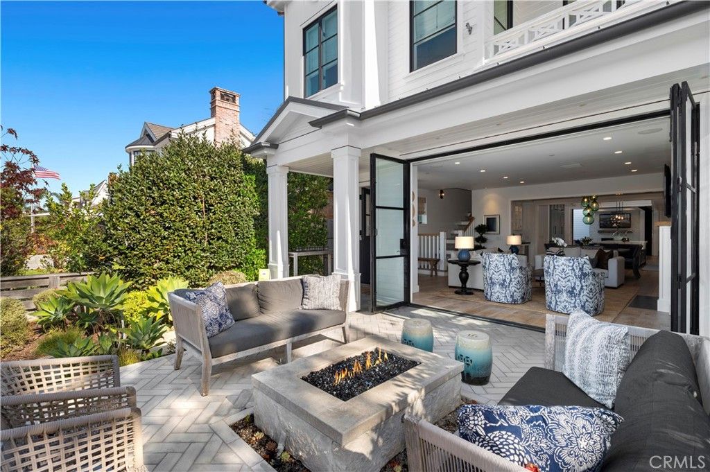 Photo of 302 Orchid Avenue, Corona Del Mar, CA 92625 (MLS # NP26053246)