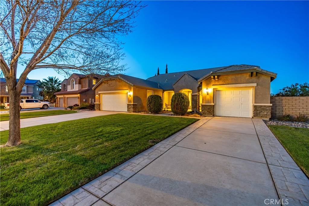 4379 Paddock Way