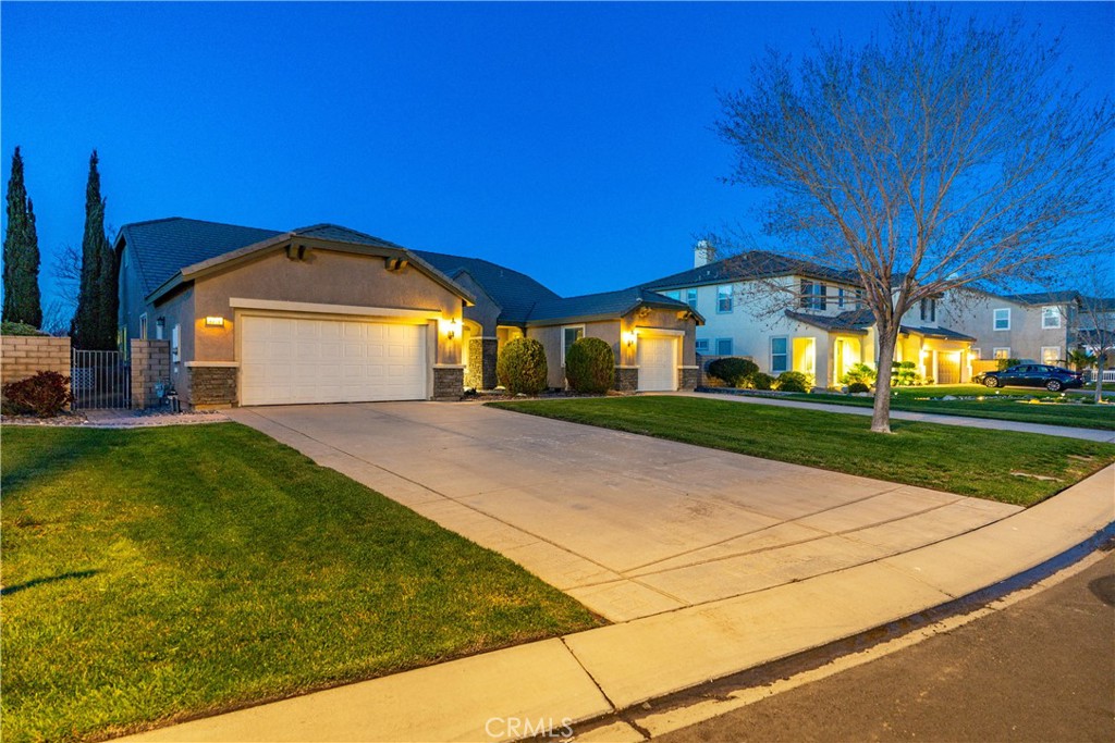 4379 Paddock Way
