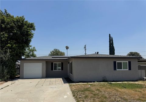 Photo of 109 S Joyce Avenue, Rialto, CA 92376 (MLS # CV26105763)