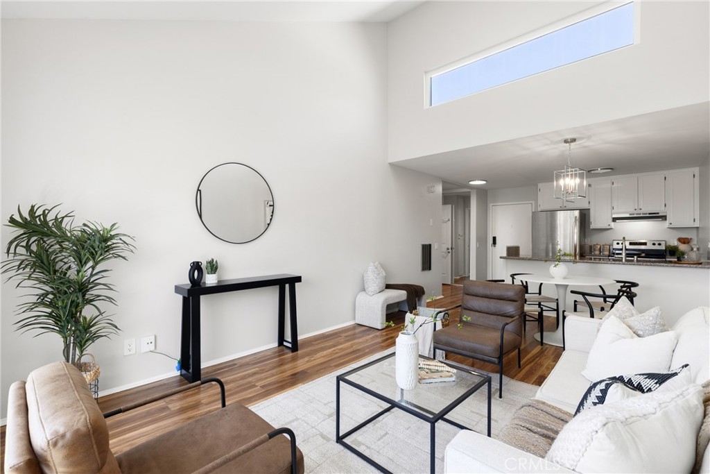 8034 Linda Vista 2Q