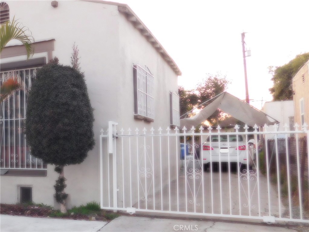 1319 S Downey Road