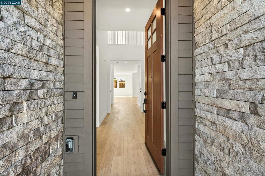 2298 Vandeleur Drive