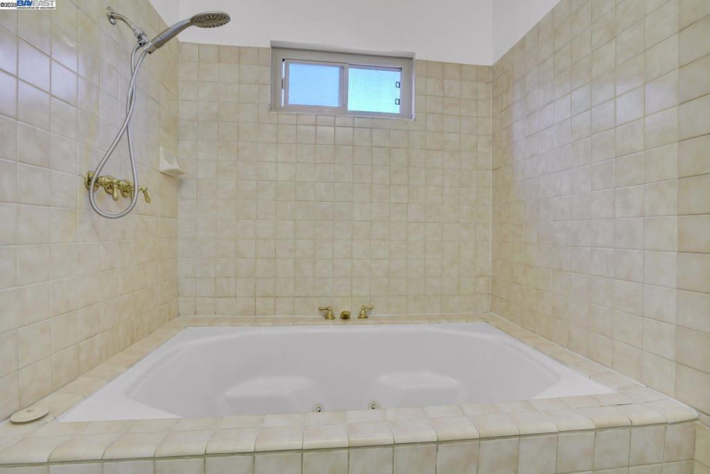 MILPITAS - Residential
