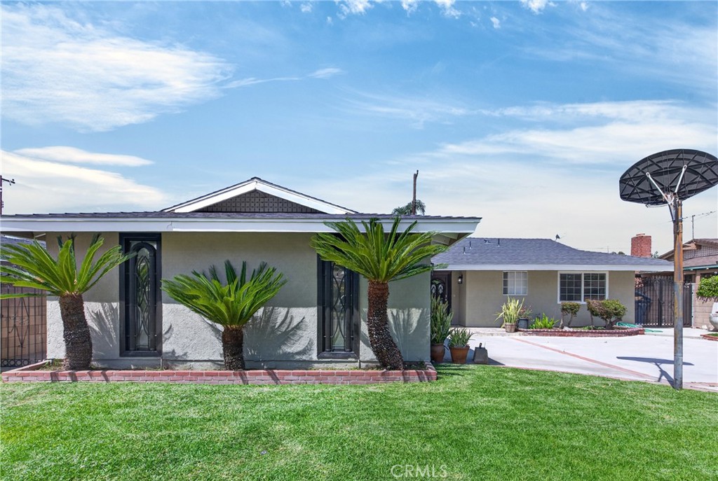 15933 Three Palms Street