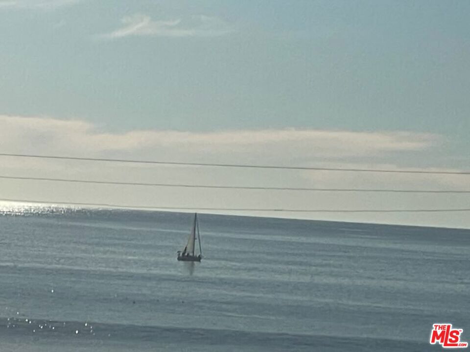 6400 Pacific Avenue 304