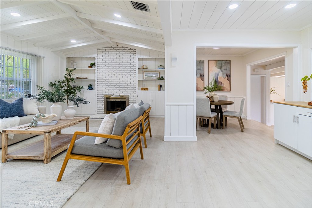 10018 La Rosa Drive