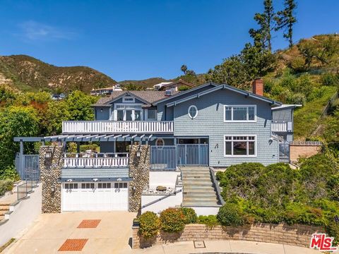 Photo of 16485 El Hito Place, Pacific Palisades, CA 90272 (MLS # 26741461)