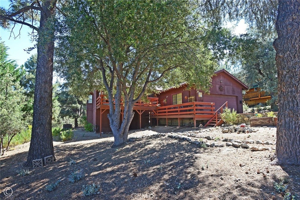 15417 Acacia