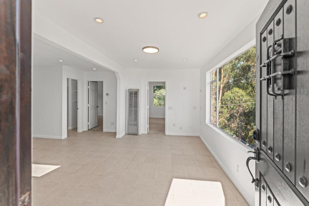 25 Gladys Avenue