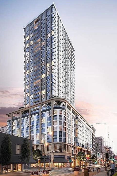 Photo of 400 S Broadway #913, Los Angeles, CA 90013 (MLS # CV26177751)