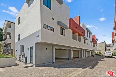 Photo of 14403 Tiara Street #5, Van Nuys, CA 91401 (MLS # 26990733)