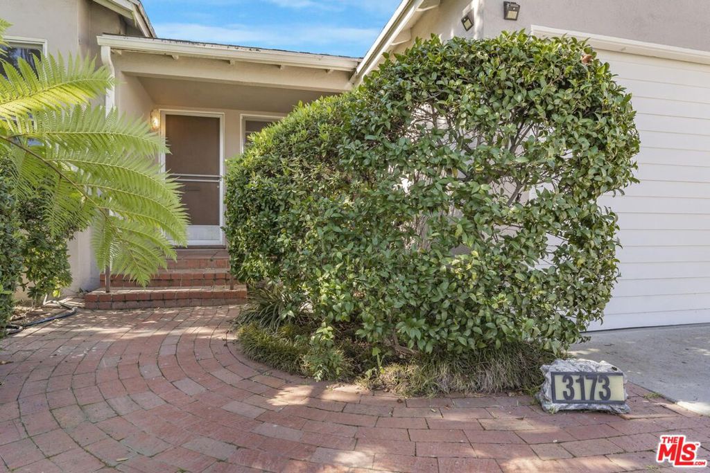 3173 S Bentley Avenue