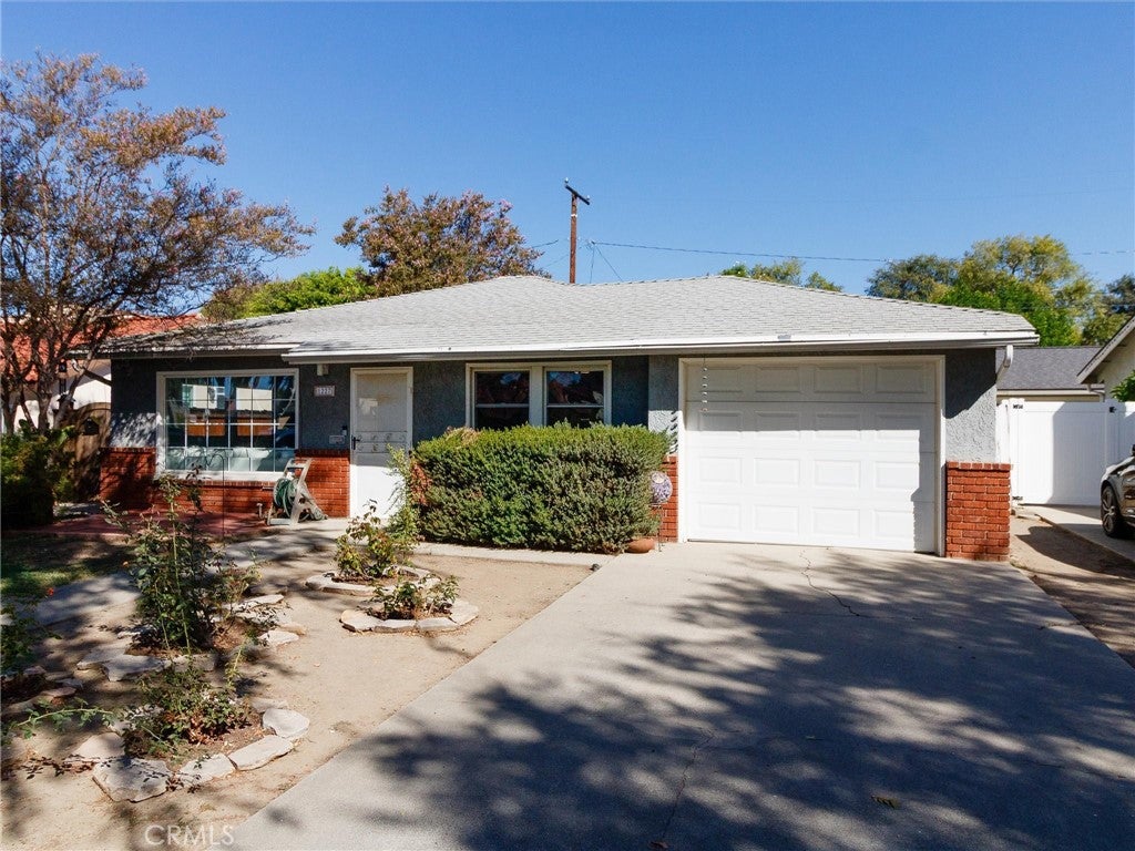 1227 Grove