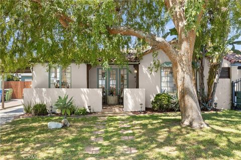 Photo of 5127 Willowcrest Ave, North Hollywood, CA 91601 (MLS # SR26074634)