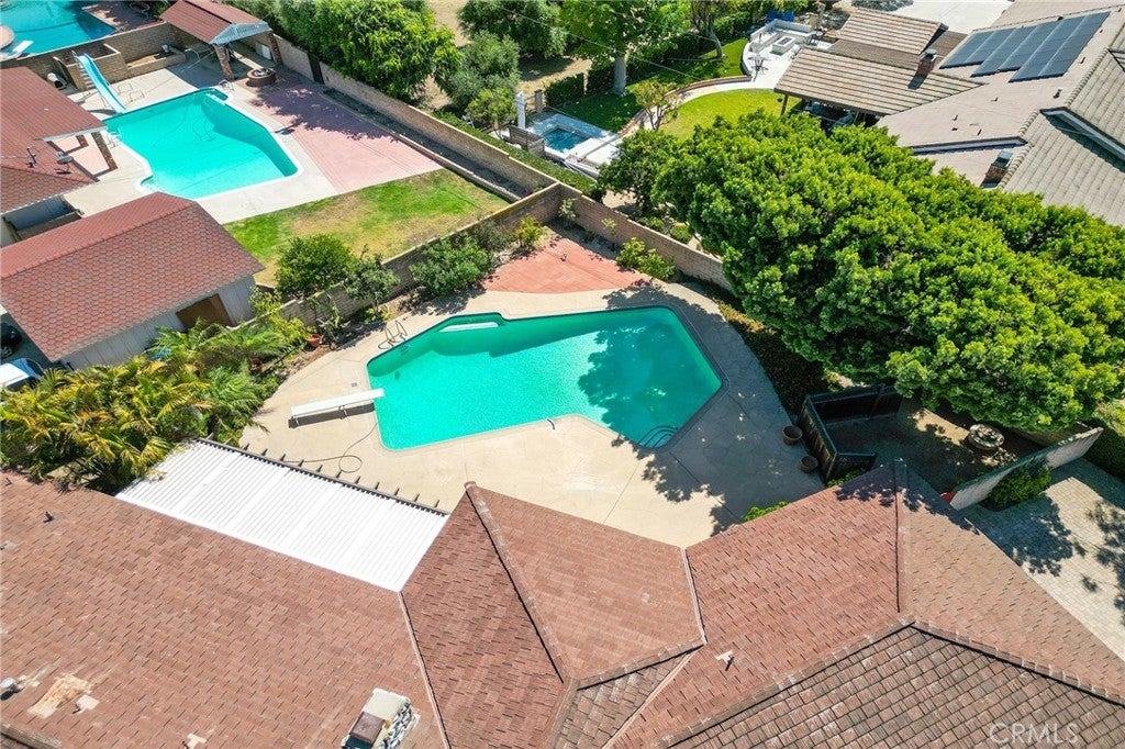 409 S La Serena