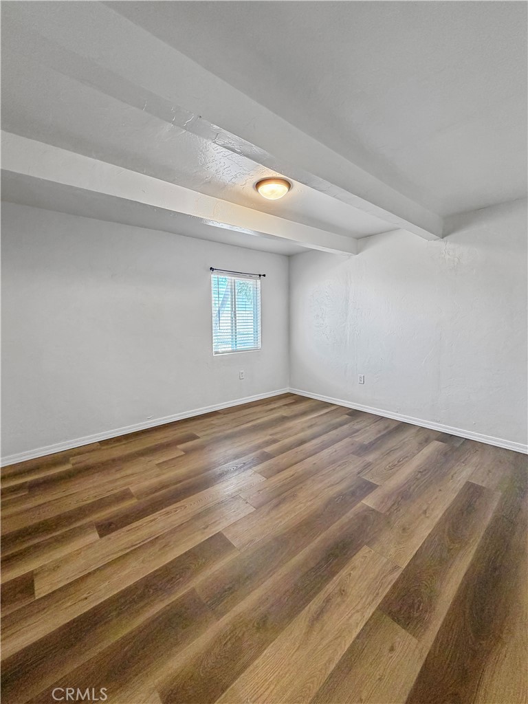 184 N Acacia