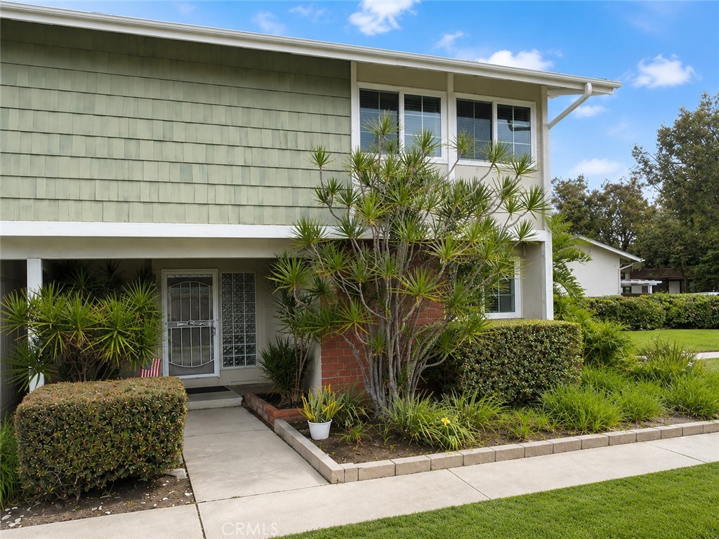 1404 N Tustin U4