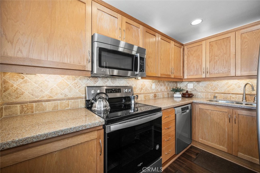 525 E Seaside Way 409