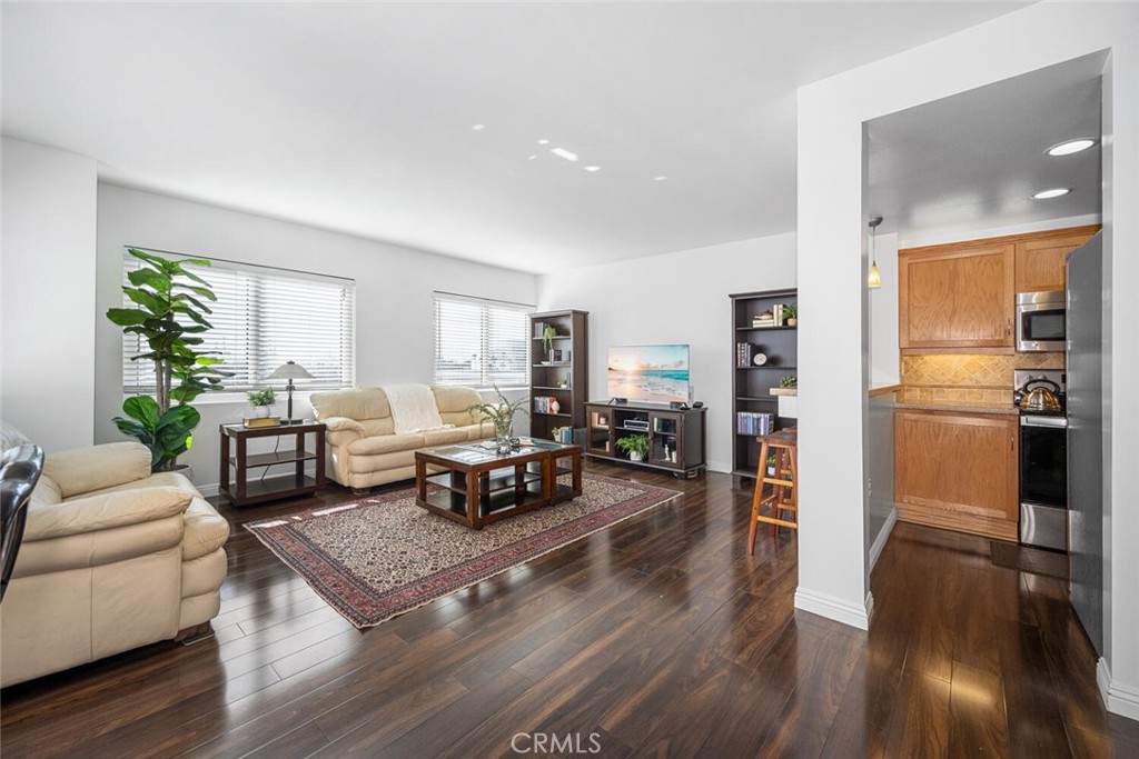 525 E Seaside Way 409