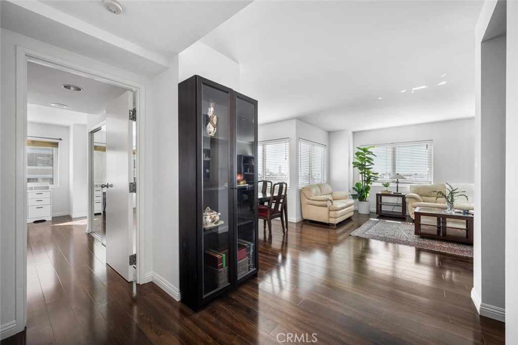 525 E Seaside Way 409