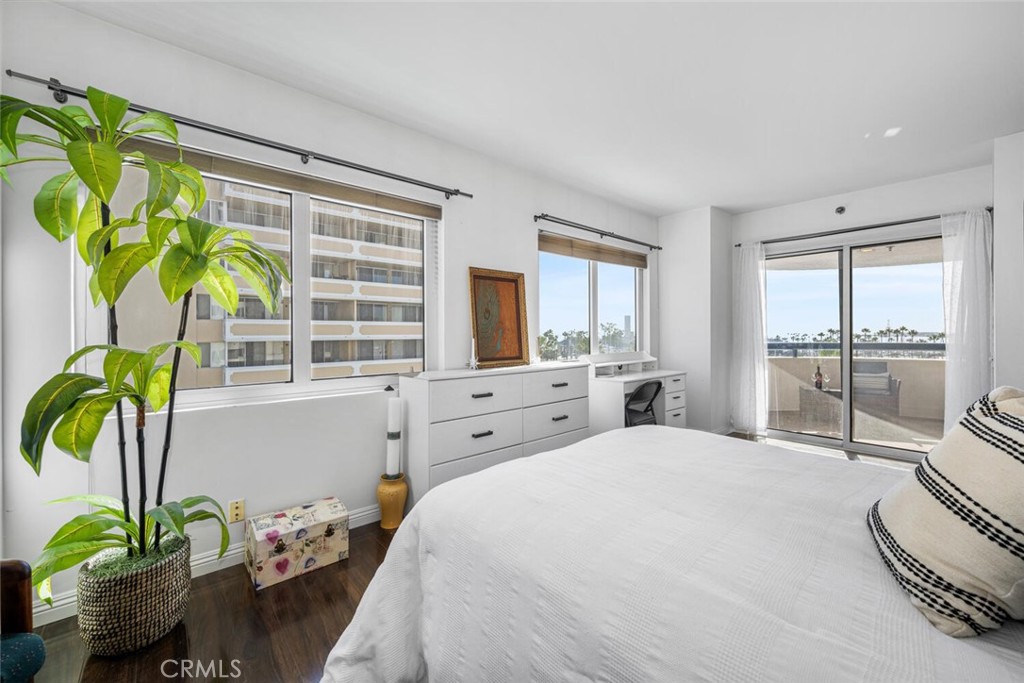 525 E Seaside Way 409