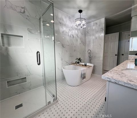 Photo of 520 W 37th Street, Long Beach, CA 90806 (MLS # PW25239069)