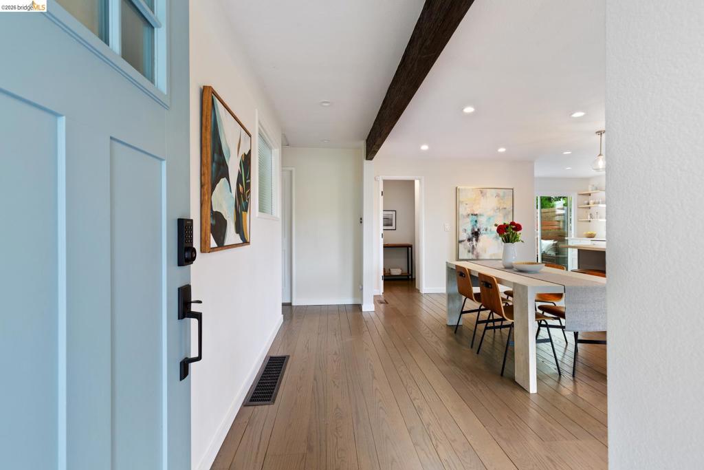 4086 Laguna Ave