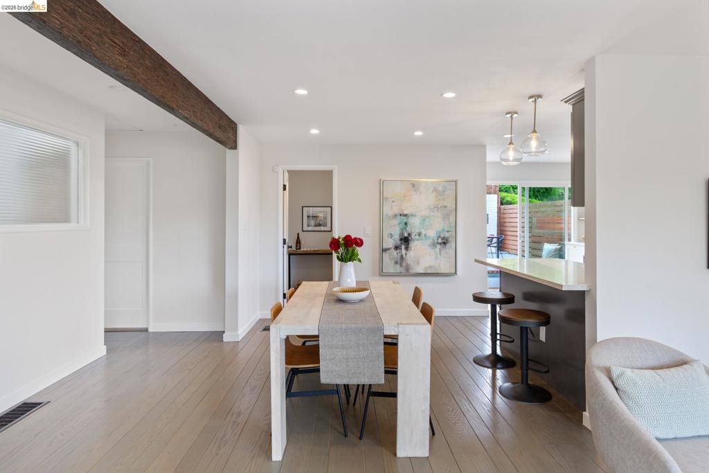 4086 Laguna Ave