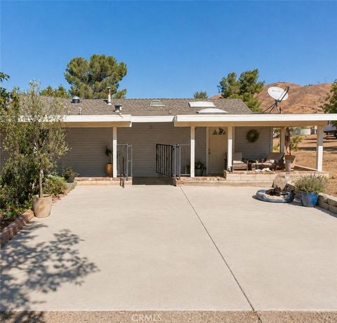 Photo of 33438 Angeles Forest, Acton, CA 93550 (MLS # SR26091365)