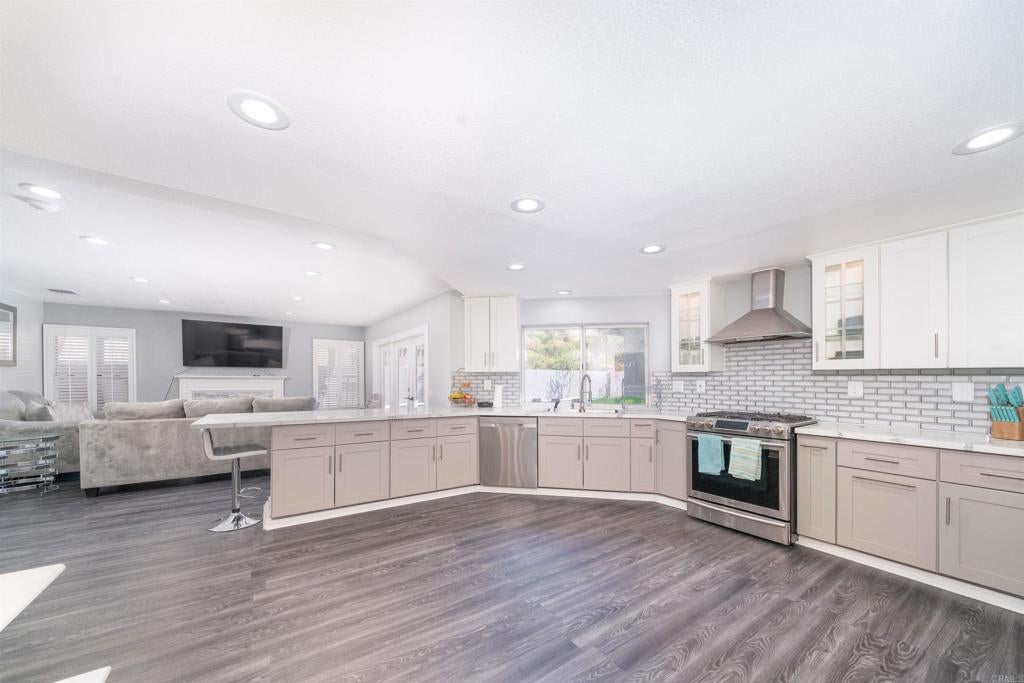 2499 Sandalwood Dr