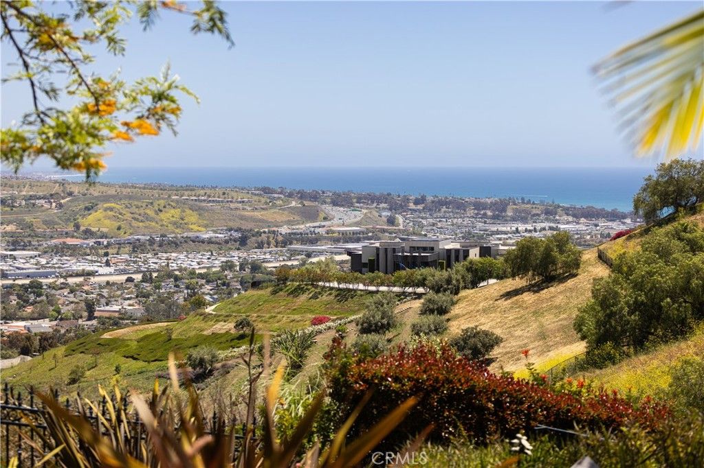 Photo of 19 Old Ranch Road Rd, Laguna Niguel, CA 92677 (MLS # NP25215029)