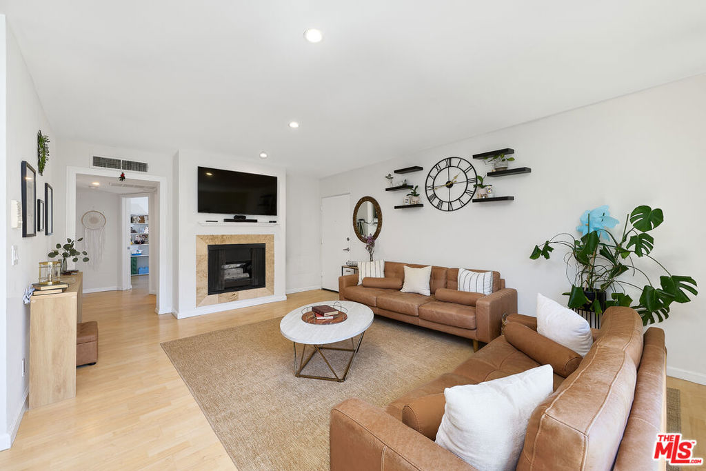 6250 Fulton Avenue 205