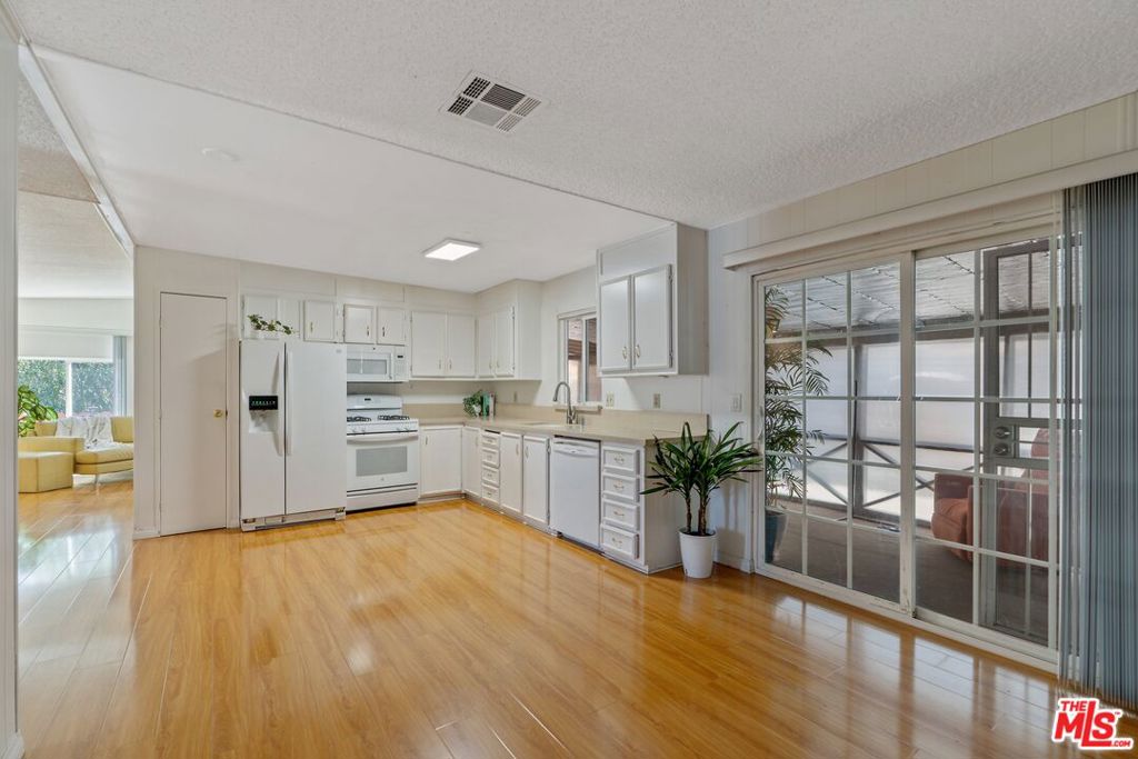 23777 Mulholland Highway 42