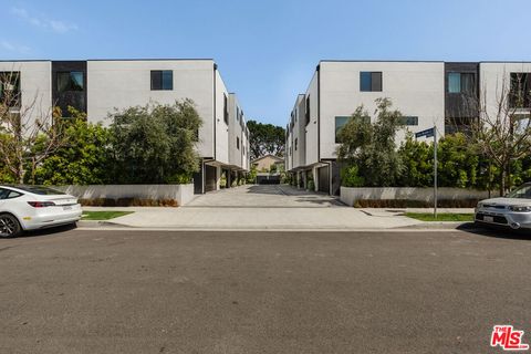 11627 Colfax Meadow Lane Studio City CA 91604
