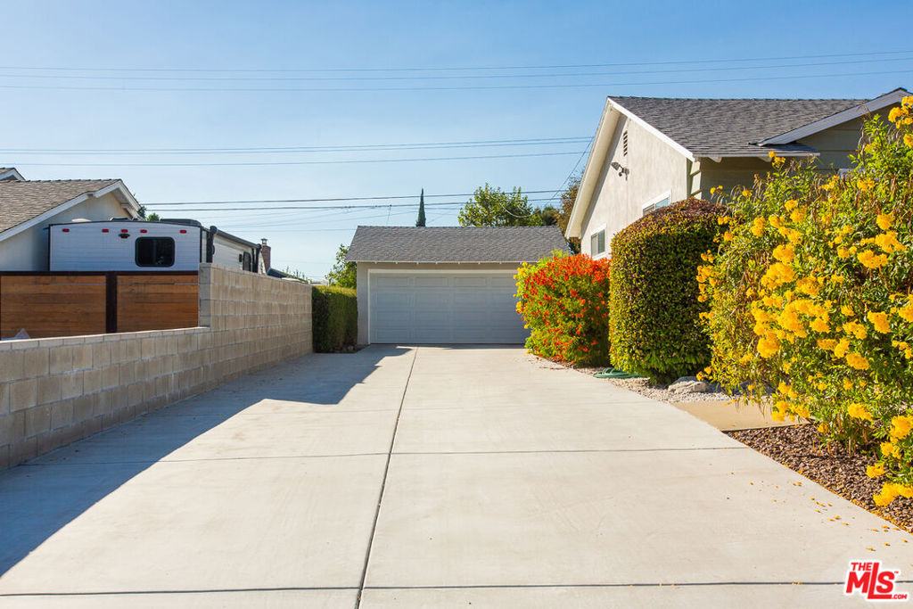 137 N Burnaby Avenue