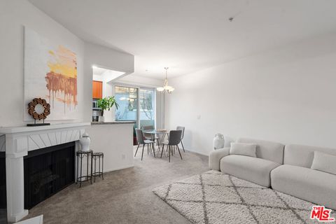Photo of 620 S Gramercy Place #229, Los Angeles, CA 90005 (MLS # 26643797)