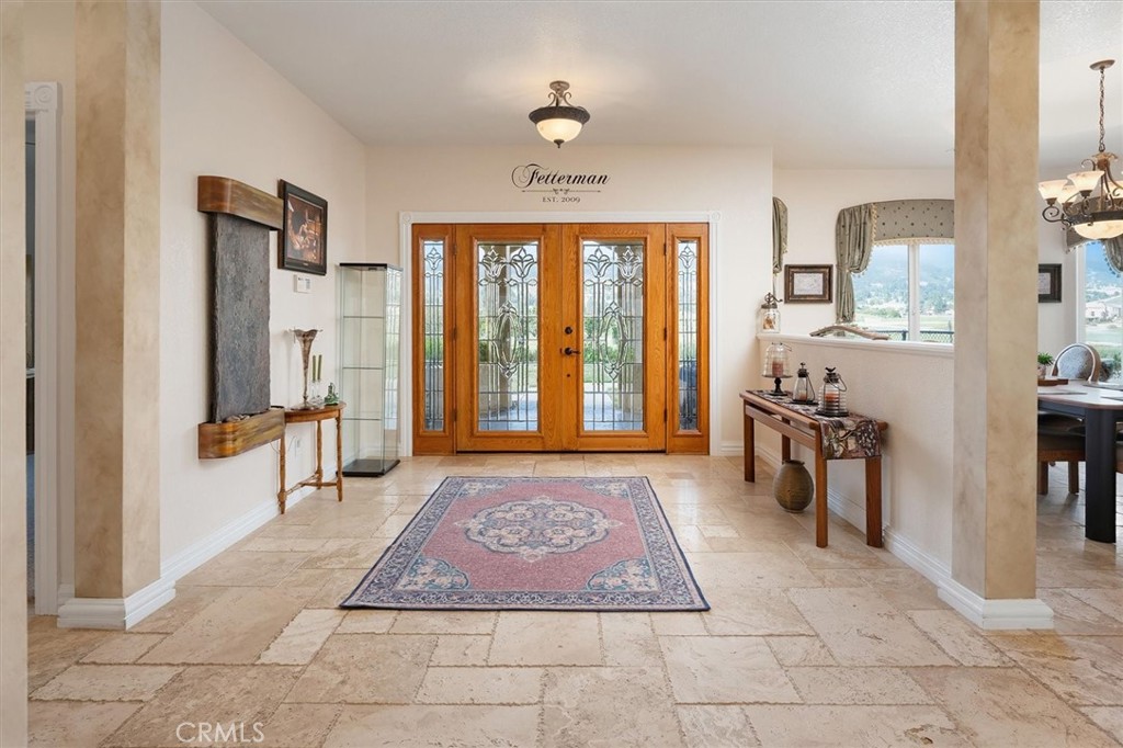 9115 Elizabeth Lake