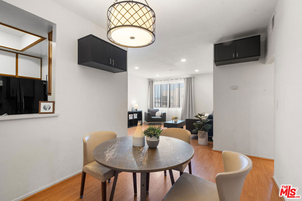 533 S St Andrews Place 220