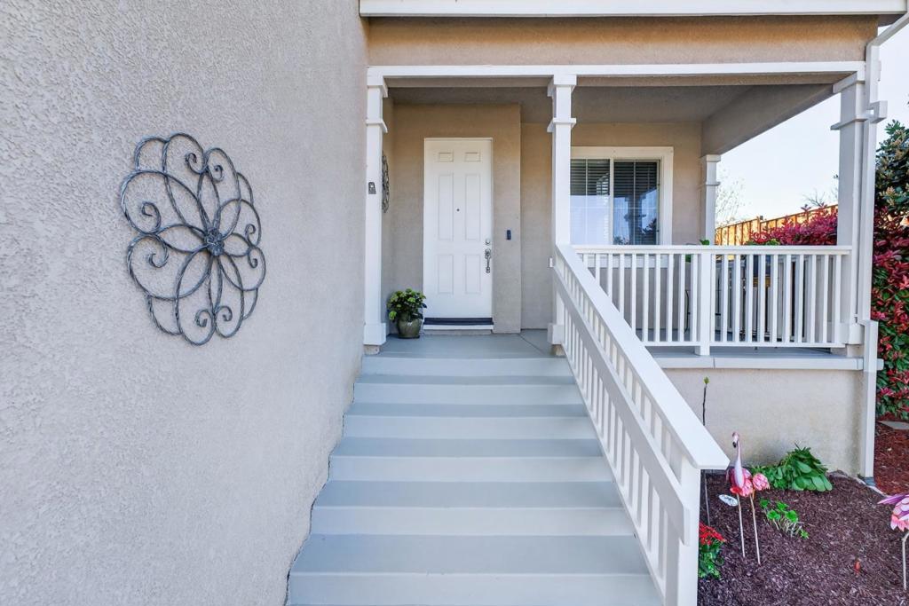 2498 Turnberry Court