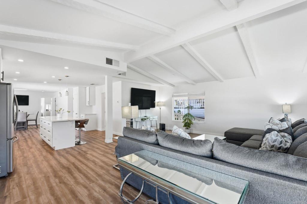 Properties 3 1195 La Moree 98