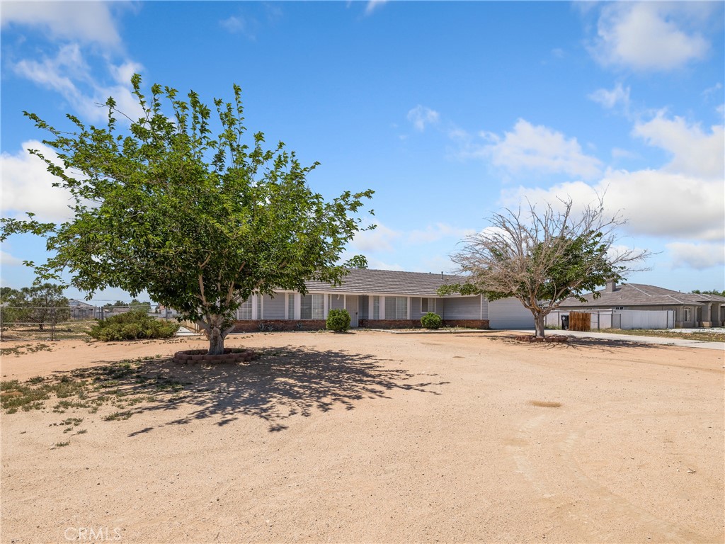 15464 Erie Road