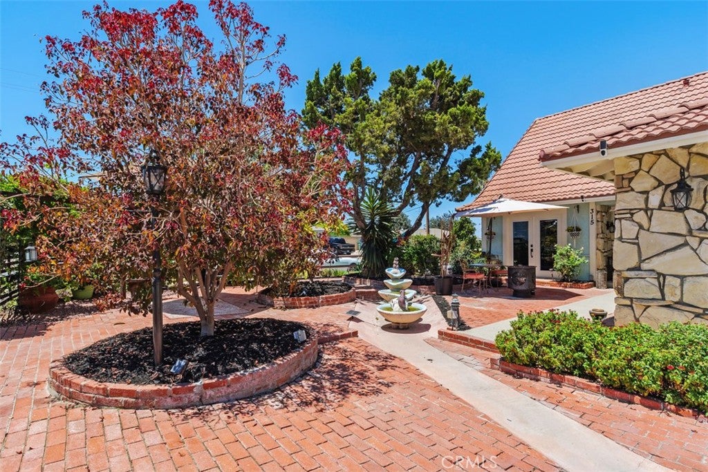 315 E Monterey