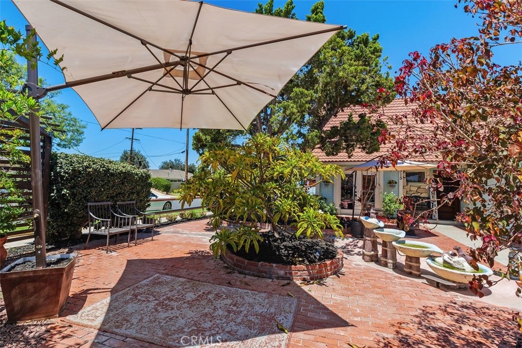 315 E Monterey