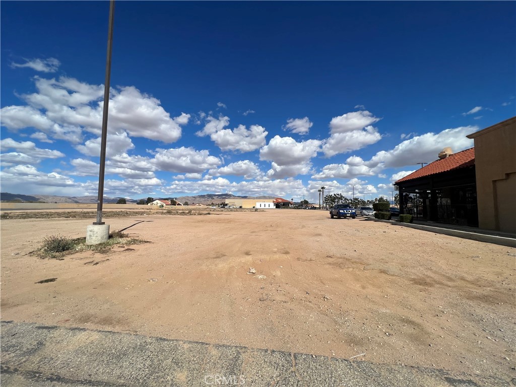 Exceptional Retail Pad site located within The Apple Valley Square Shopping Center anchored by Stater Bros. Well positioned at the northwest corner of Bear Valley Rd & Navajo Rd in the Town of Apple Valley. Boasting an eclectic tenant mix and vibrant energy throughout the shopping center. The offering represents a parcel area of ±3.69ac within the plaza suitable for immediate development. The Apple Valley Square Shopping Center is the easterly most shopping center in the region – one could argue that its trade area extends roughly 20 miles east servicing the abundant population of Lucerne Valley and surrounding areas as well. The High Desert is on the precipice of a massive development and population explosion the likes no So Cal region has ever seen. Affordable housing will continue to draw population to the market. Millions of square feet of industrial and logistics space is in the pipeline. BNSF anticipates to construct in Barstow one of the the largest integrated rail facilities in the nation. Brightline is set to break ground on the high-speed rail to Las Vegas. The parcel in question is ready to develop – bring your vision and break ground!