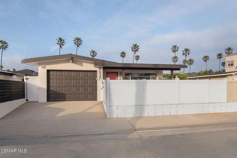 Photo of 2637 Pierpont Boulevard, Ventura, CA 93001 (MLS # 226000710)