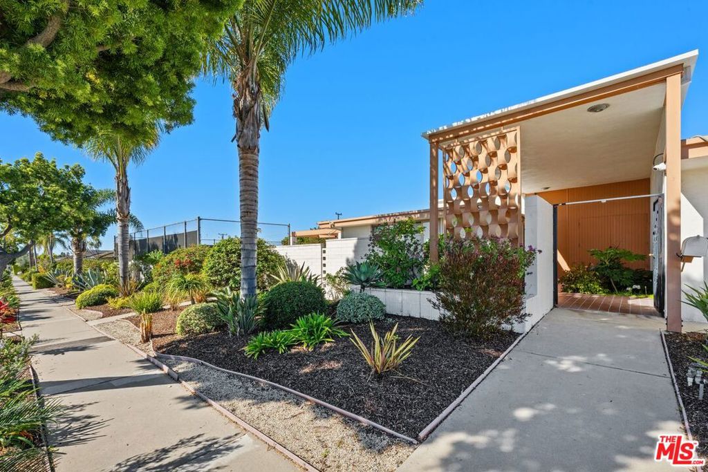 5435 W 64th Street